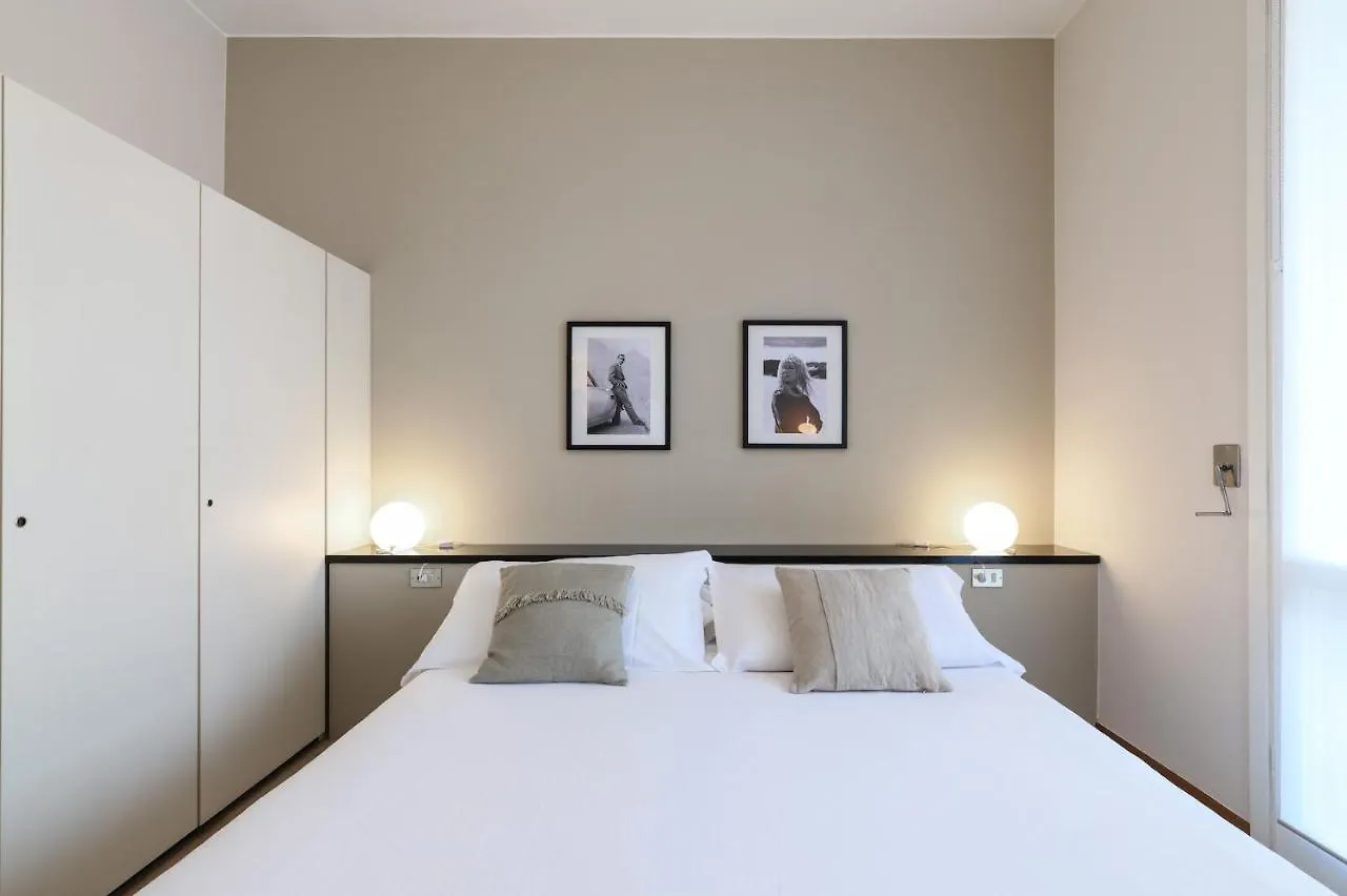 Contempora Apartments - Elvezia 8 - E34 Milan Italy