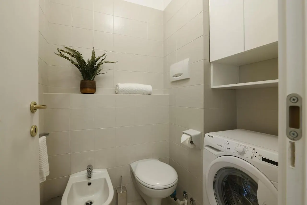 Contempora Apartments - Elvezia 8 - E34 Milan 0*,  Italy